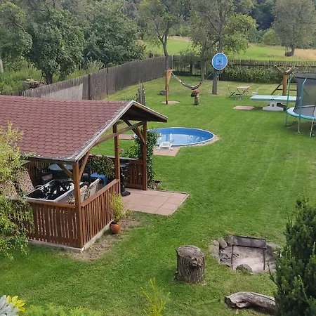 Vaclav 度假居 Bílina